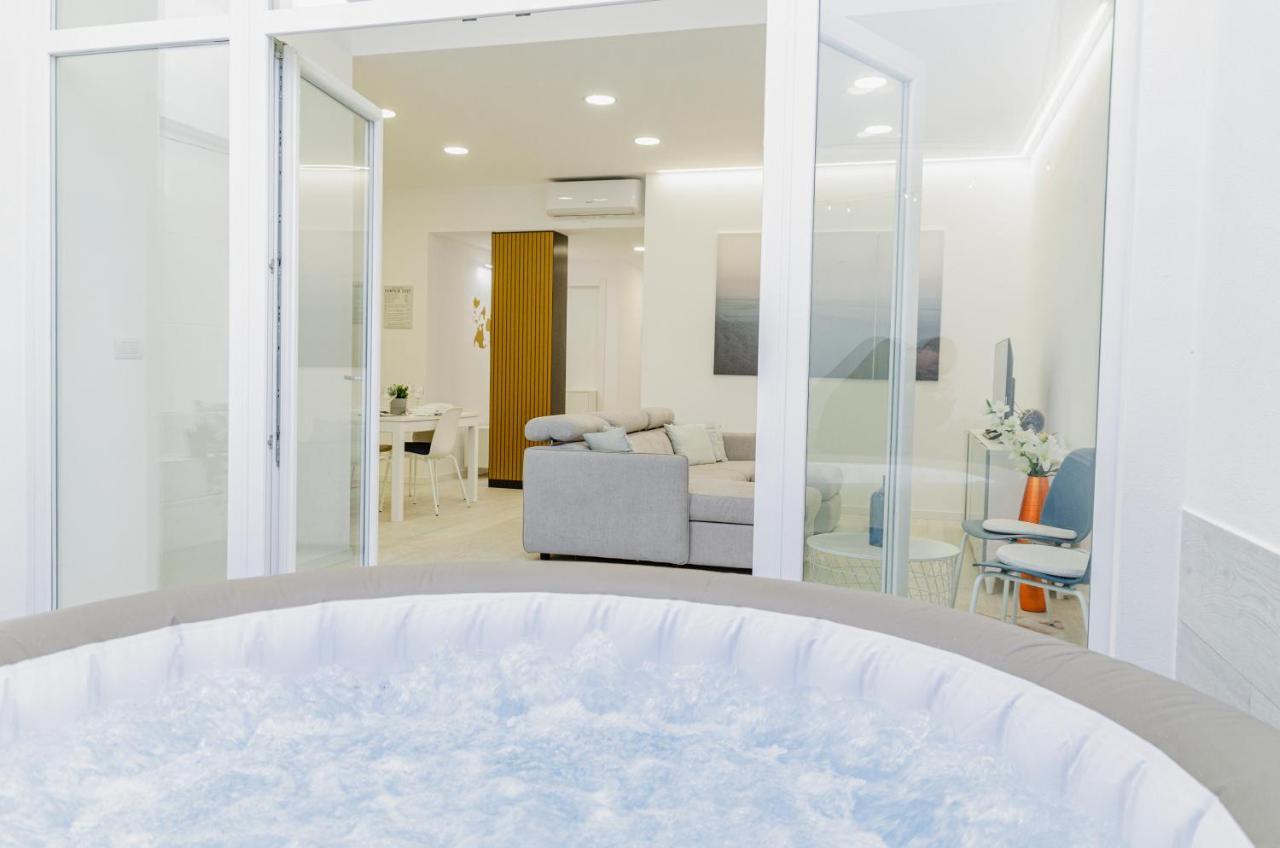 Spa & Relax Aesthetic Apartment 50M Dal Mare โมโนโปลี ภายนอก รูปภาพ